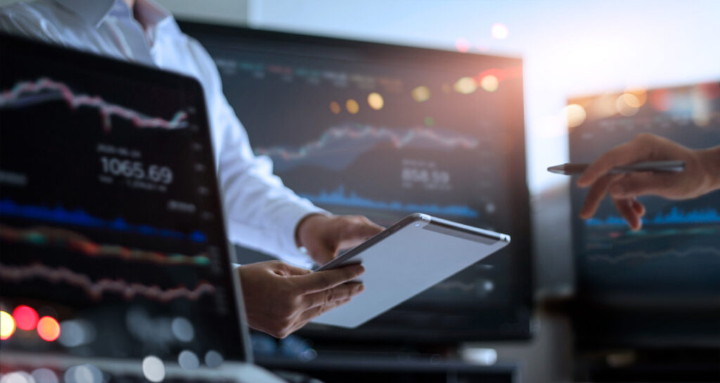 S&P 500, Nasdaq 100, akcie