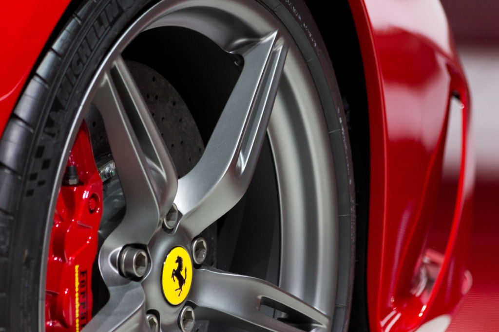 image - Trade Info Ferrari, Luce